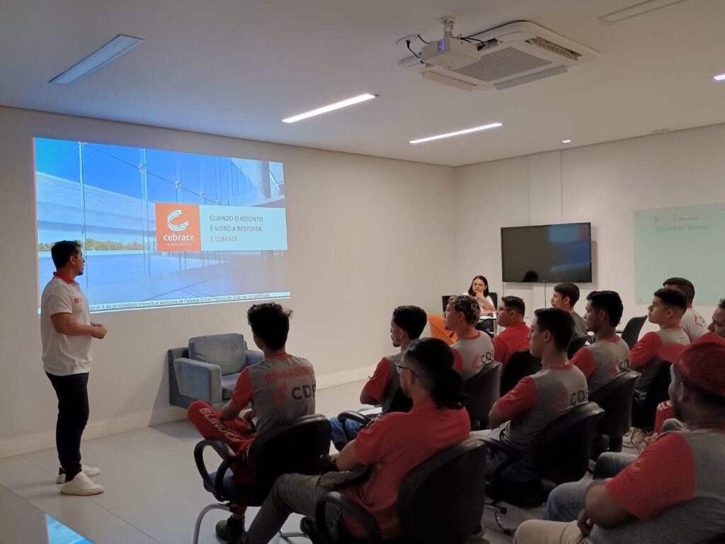 Vidros Habitat by Cebrace com tecnologia de controle solar e conforto térmico